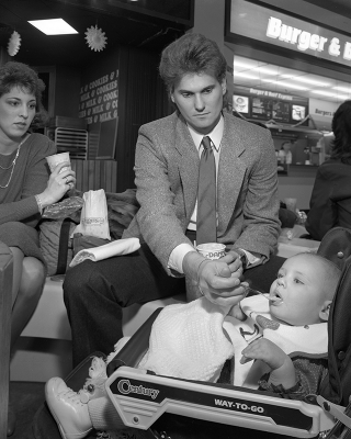 Illustration for article titled The Lonesome Crowded Shopping Malls of the 1980s